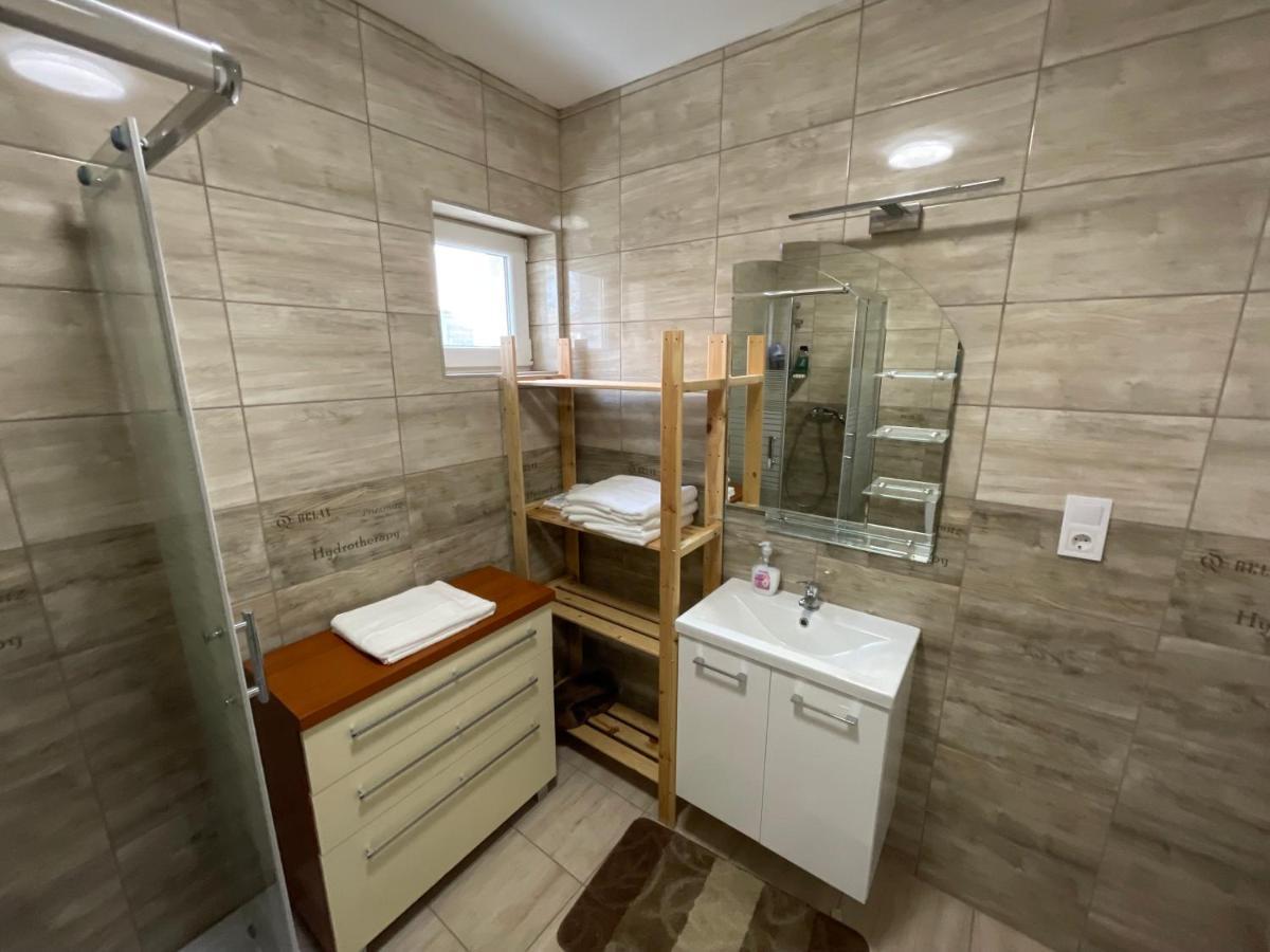 Sorrento Deluxe Apartment - Jacuzzi Шиофок Экстерьер фото