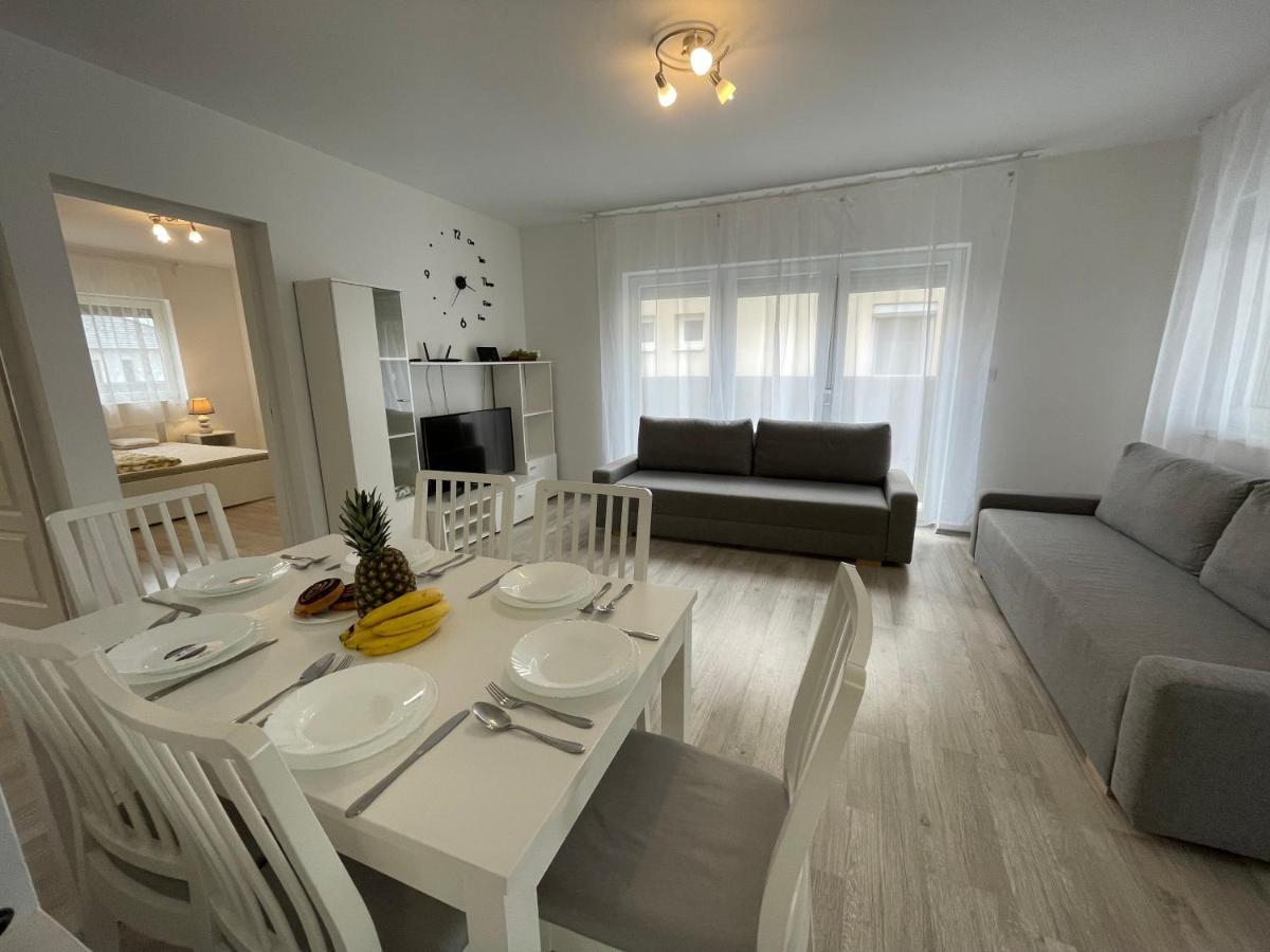 Sorrento Deluxe Apartment - Jacuzzi Шиофок Экстерьер фото